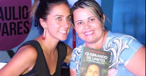 Carol Barcellos no lançamento do seu livro "Quebrando Limites"