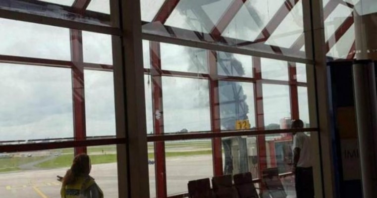 Avião com dezenas de passageiros cai pouco após decolar de aeroporto em Cuba