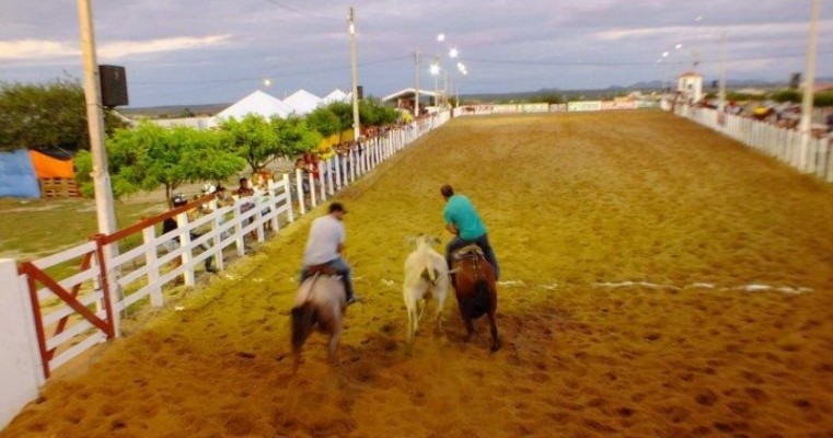 Deu Início Nesta Sexta-feira (18), a 5ª Grande Vaquejada do Parque JM em Serrita.