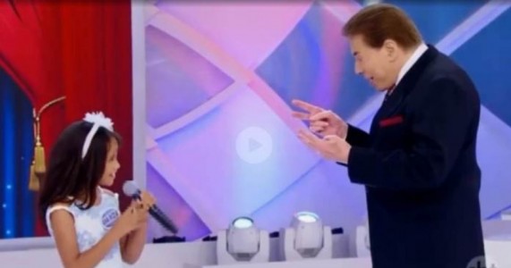 Juazeirense que mora em Petrolina encanta em competição musical no Programa Sílvio Santos