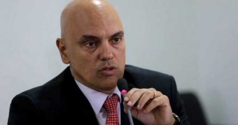 Ministro Alexandre Moraes concede liminar para uso de Forças Armadas no desbloqueio de rodovias