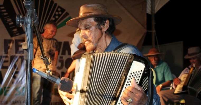 Prefeitura realiza segunda etapa do Festival Sertanejo da Sanfona em Umãs