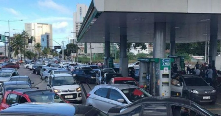 Procon-PE divulga regras para abastecimento em postos de gasolina