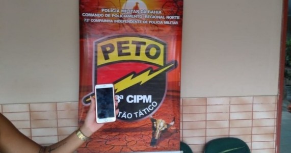 Bom exemplo: jovem encontra iPhone em festa e proprietária recupera objeto