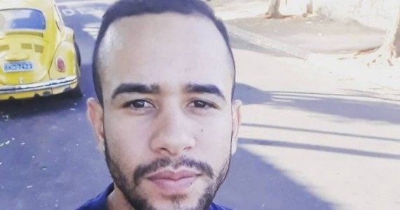 Jogador de futebol é assassinado a facadas após briga em rodeio