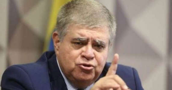 Ministro diz que preço do diesel cairá R$ 0,46 a partir desta sexta-feira