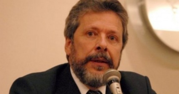 REPRESENTANTE DE POSTOS DIZ QUE NÃO HÁ LEI QUE O OBRIGUE A REPASSAR DESCONTO NO DIESEL AO CONSUMIDOR