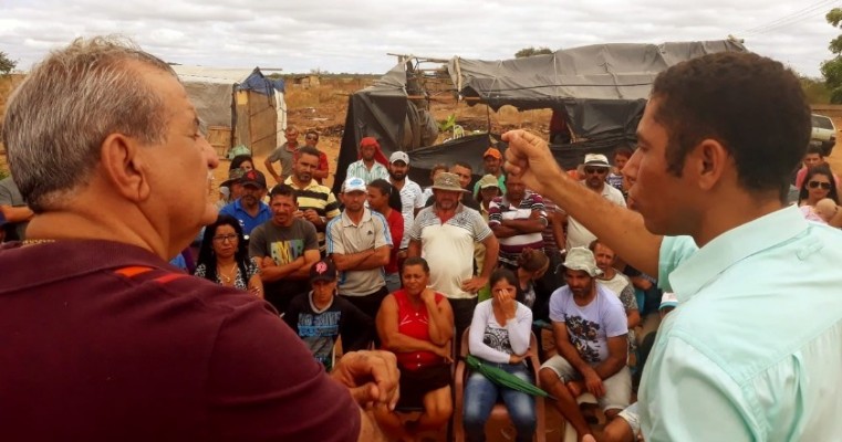 Deputado Federal Adalberto Cavalcanti visitou acampamento do MST no Dom Tomás no projeto pontal, zona rural de petrolina