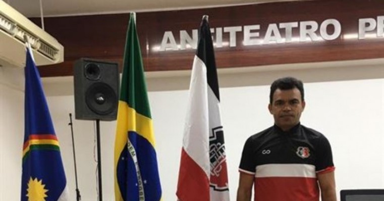 Dutra pede demissão do Santa e se queixa do planejamento