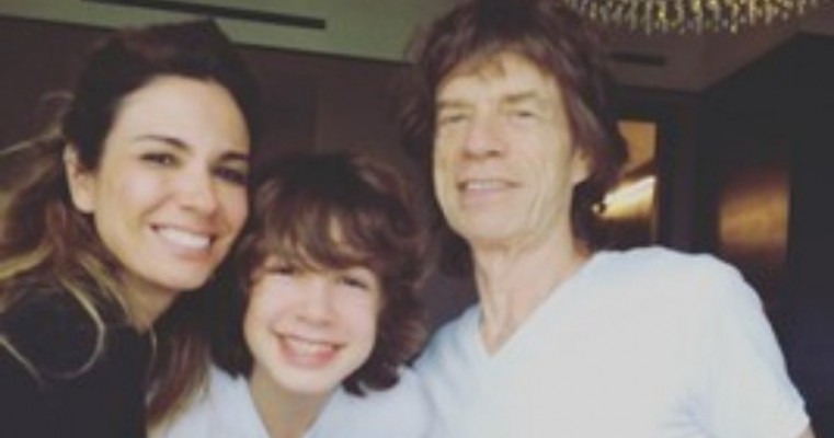 Luciana Gimenez mostra foto com Lucas e Mick Jagger e fãs não perdoam: "Explicado o 1x1 "