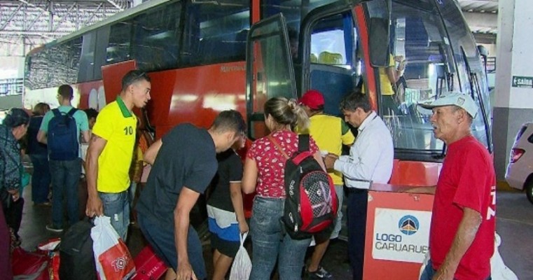 Passageiros lotam rodoviária do Recife a caminho de destinos para curtir o São João
