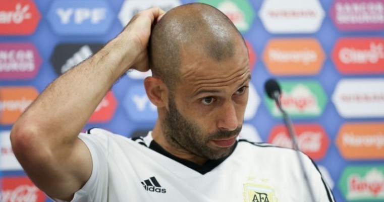 Mascherano revela reunião após derrota e fala em "reverter imagem" contra a Nigéria