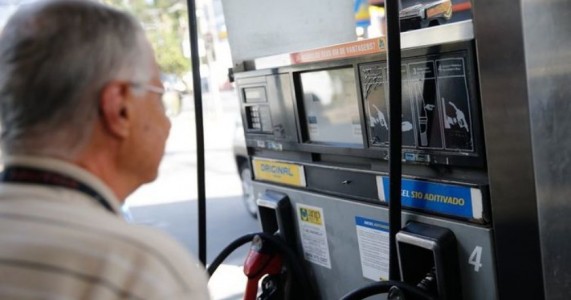 Preço médio da gasolina cai pela terceira semana no país, diz ANP