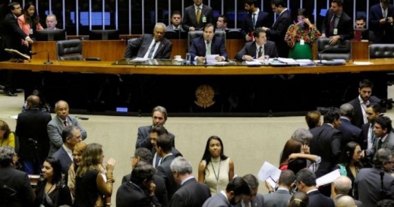 Câmara aprova isenção do pagamento da conta de luz para famílias de baixa renda