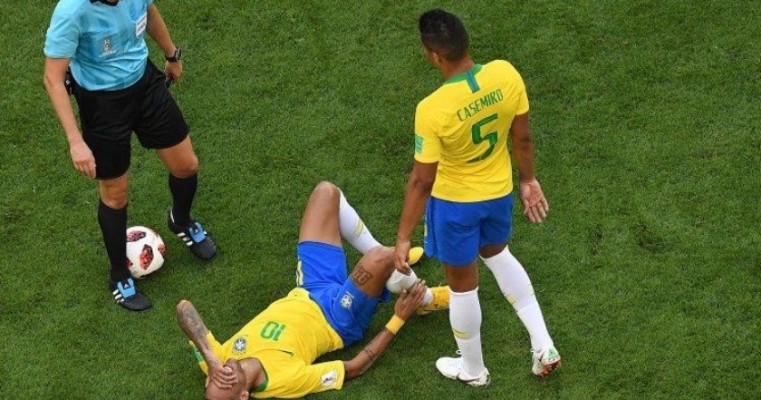 Casagrande detona Neymar: 'Camisa 10 ridicularizada e debochada'