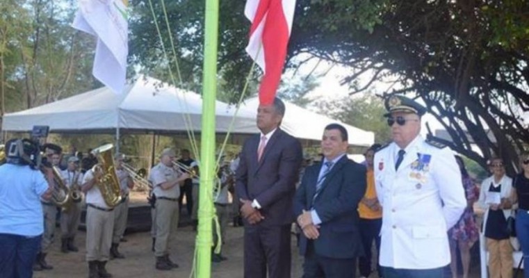 Cerimônia de hasteamento das bandeiras marca solenidade de aniversário dos 140 anos de Juazeiro-BA