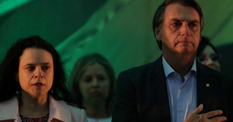 Convenção do PSL tem críticas ao centrão e Bolsonaro emocionado