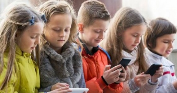Facebook vai bloquear contas de crianças e pré-adolescentes