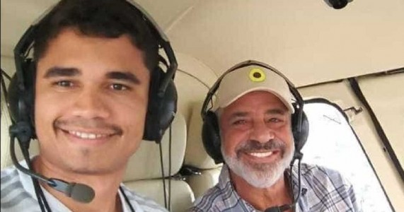 Lulu Santos assume homossexualidade e posa com o namorado