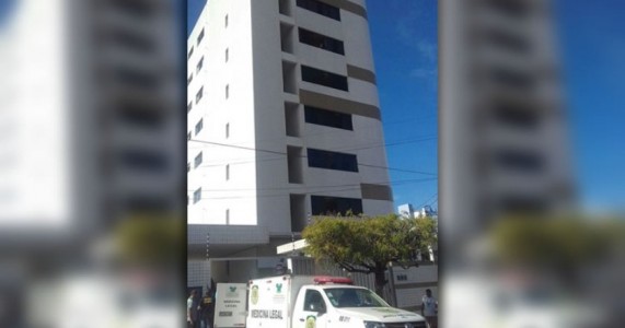 Após assassinar neto a facada, avô se mata ao pular de prédio em Natal