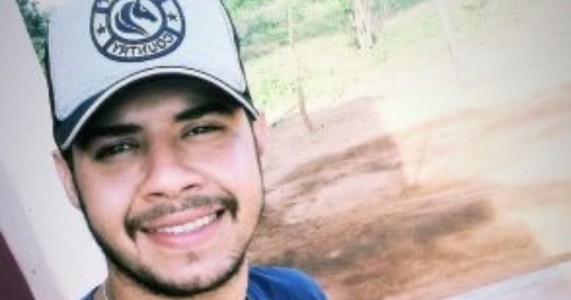 Jovem que colidiu de moto contra poste em Salgueiro é transferido para Petrolina