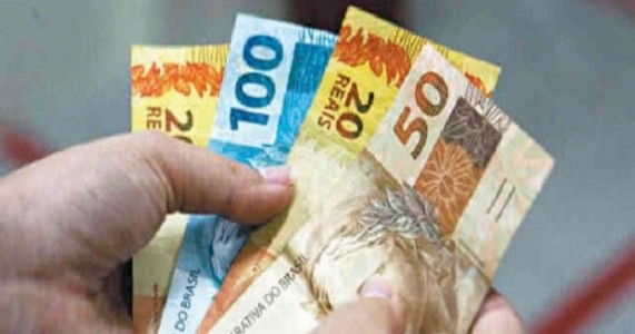 De acordo com Dieese, salário mínimo deveria ser de R$ 3.674,77