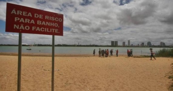 Mulher é resgatada com vida após se afogar em trecho do rio na Orla II de Juazeiro