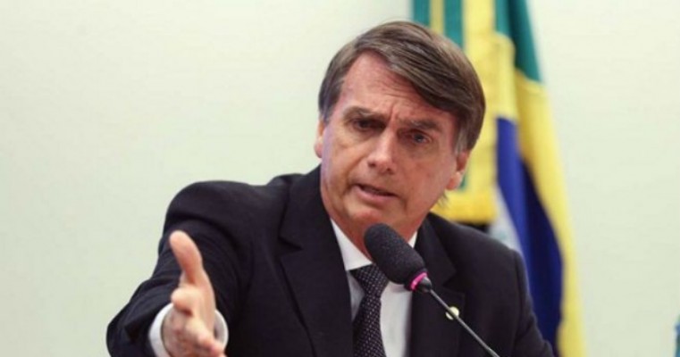 Bolsonaro defende educação à distância desde o ensino fundamental