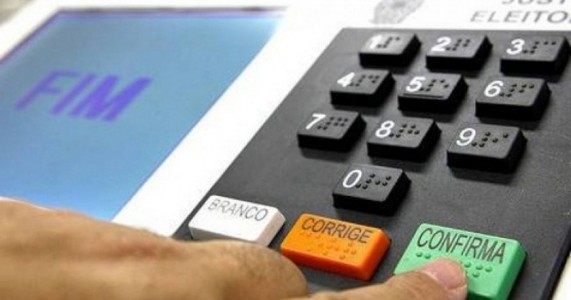 Pesquisa aponta que 59% dos eleitores estão indecisos ou podem votar em branco ou nulo