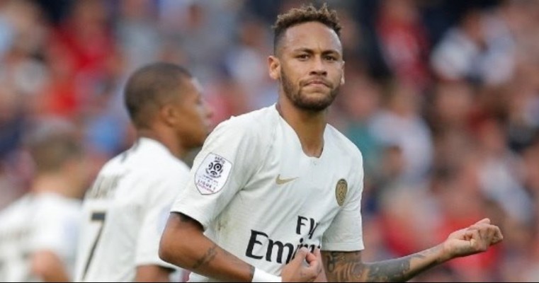 Neymar xinga companheiro, mas cresce com Mbappé e PSG vira fora de casa