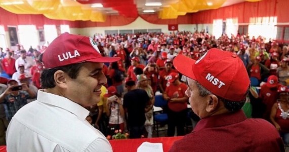 MST oficializa apoio a Paulo Câmara e ao Senador Humberto Costa