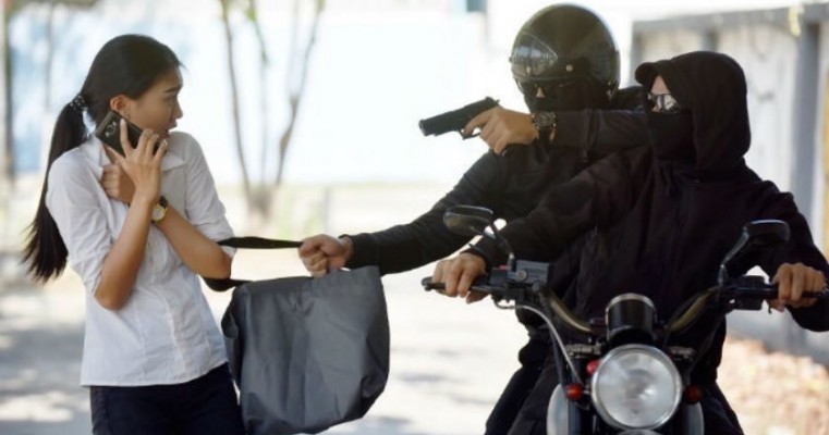 Motoqueiros armados atacam universitária em Serra Talhada, PE