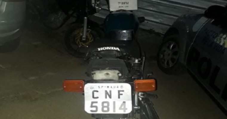 Ouricuri PE – Policiais Militares do 7º BPM Conduzem Homem à DP por Pilotar Motocicleta Adulterada