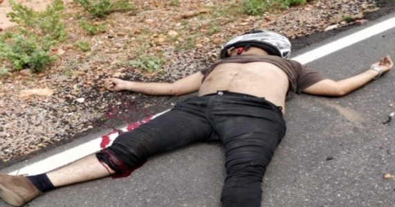 Casa Nova BA – Acidente de Moto na BR 235 há Cerca de 50 Quilômetros da Sede