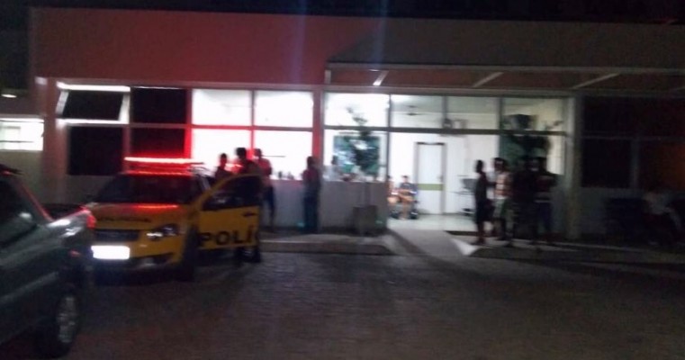 Homem é preso por invadir, quebrar porta e ameaçar funcionário no Hospital Municipal de Petrolândia, PE
