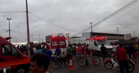 Juazeiro BA — Veículo Descontrolado Atropela Cinco Pessoas no Contorno do Mercado do Produtor