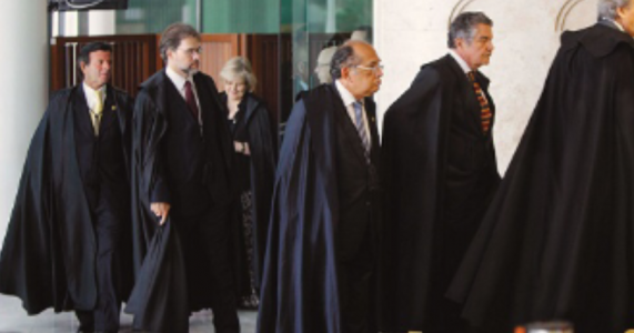 Dos 11 ministros do Supremo, só 2 são juízes concursados