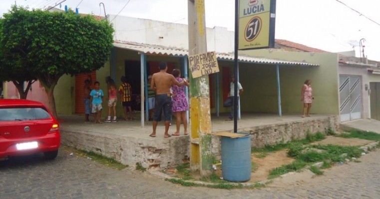 Salgueiro – Mulher é agredida com socos e pontapés em bar