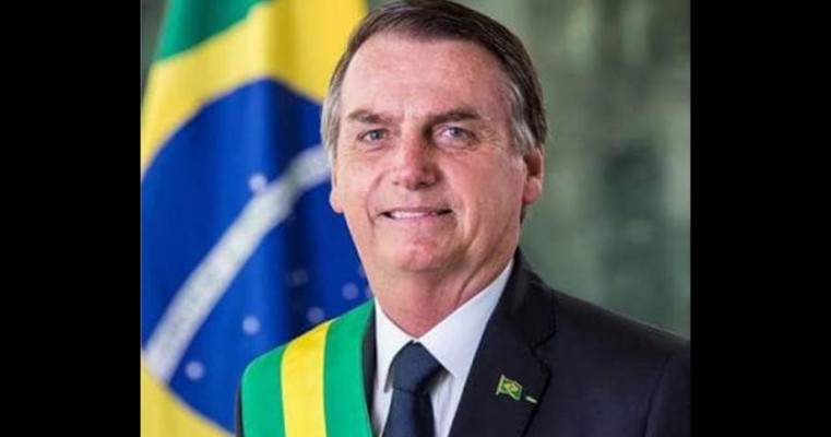 Bolsonaro cortou 30% dos recursos das universidades federais.