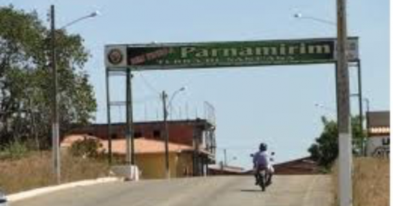 Parnamirim/PE – Homem espanca esposa na frente dos filhos