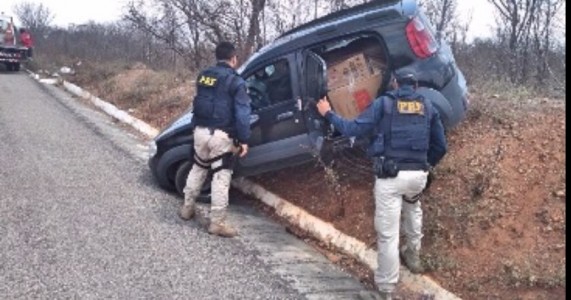 Parnamirim-PE: Dois homens são detidos com 5 mil maços de cigarro paraguaio