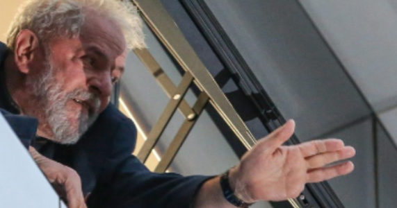 Juiz determina a saída de Lula da prisão em Curitiba