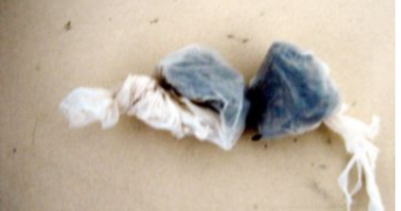 Parnamirim – Policiais Militares do 8°BPM encontram trouxas de maconha no “Bar da Indomada”