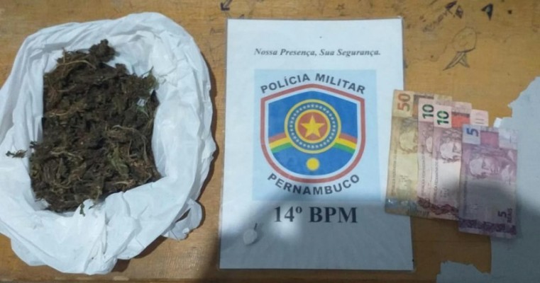 Serra talhada-PE homem foi preso em Flagrante por tráfico de drogas 60 gramas de maconha
