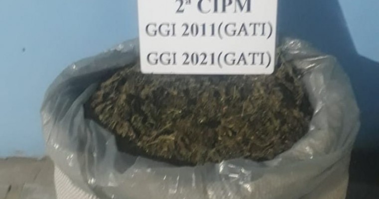 Orocó-PE polícias do GATI prendem homens por tráfico de drogas 10,9 kg de maconha