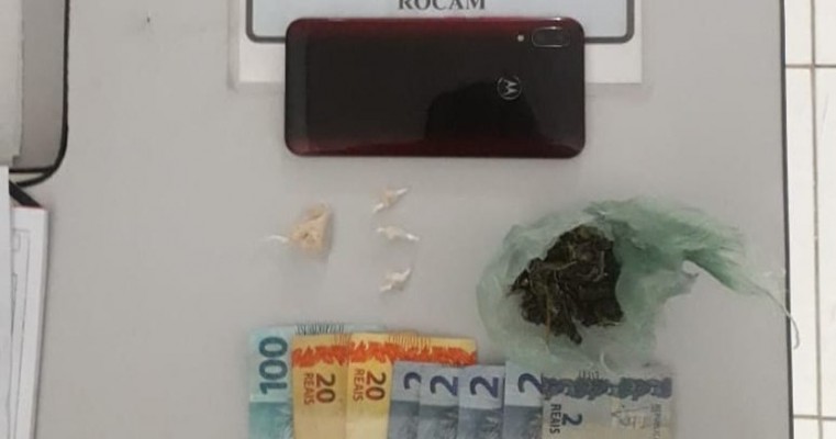 Salgueiro-PE polícias da ROCAM prendem 3 homens por tráfico de drogas no bairro da cohab