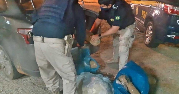 Cabrobó-PE dois homens são detidos com 69 kg de maconha e um veículo roubado na BR 428,