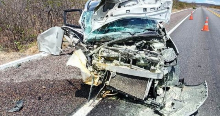 Salgueiro-PE acidente entre dois veículos deixa uma pessoa morta no km-38 da-116