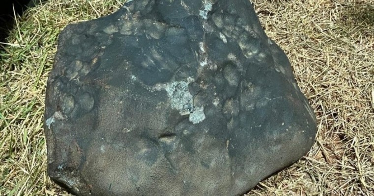 Queda de meteoritos provoca 'corrida' por pedras no Sertão de Pernambuco