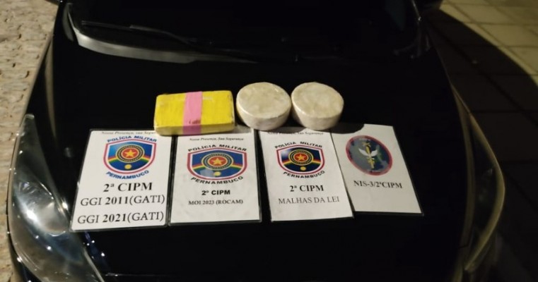 Cabrobó-PE policias da 2°CIPM apreende (3) kg de cocaína e prendem três homens em flagrante por tráfico de drogas
